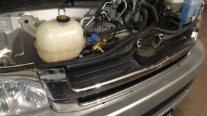 Примеры установки ГБО - Toyota Hiace (Изображение № 1)